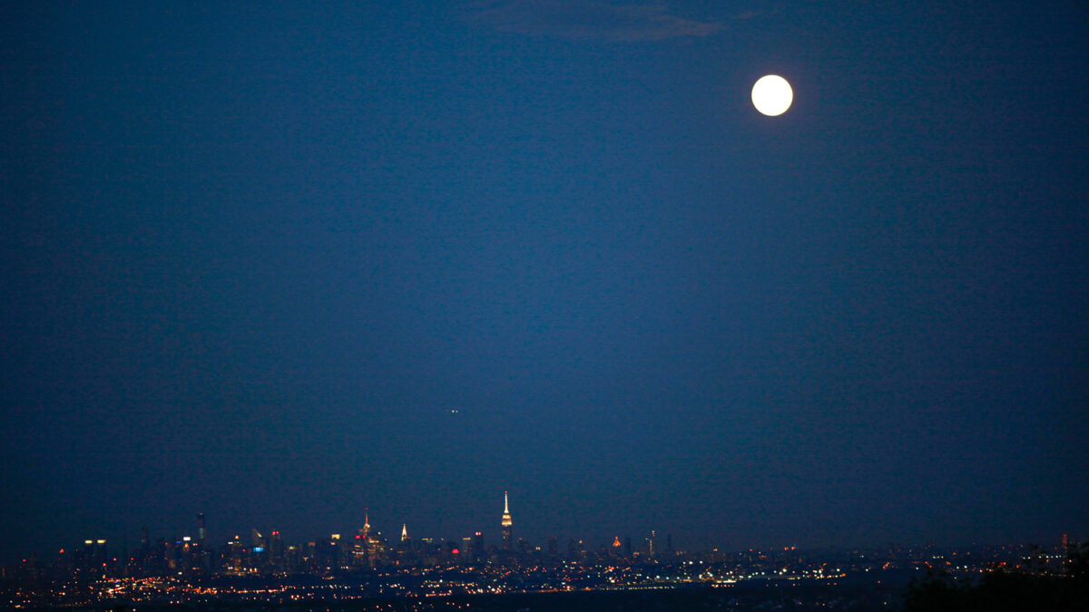 Marte, Saturno y la luna se rozarán este domingo