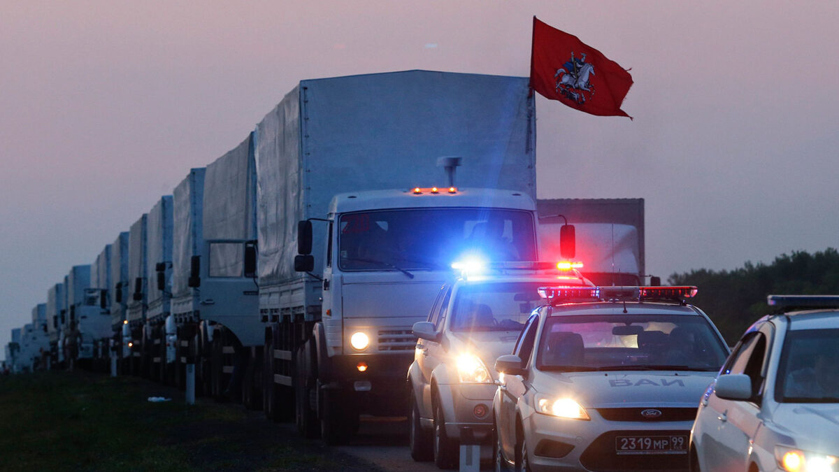 Moscú envía un convoy de 280 camiones de ayuda humanitaria a Ucrania