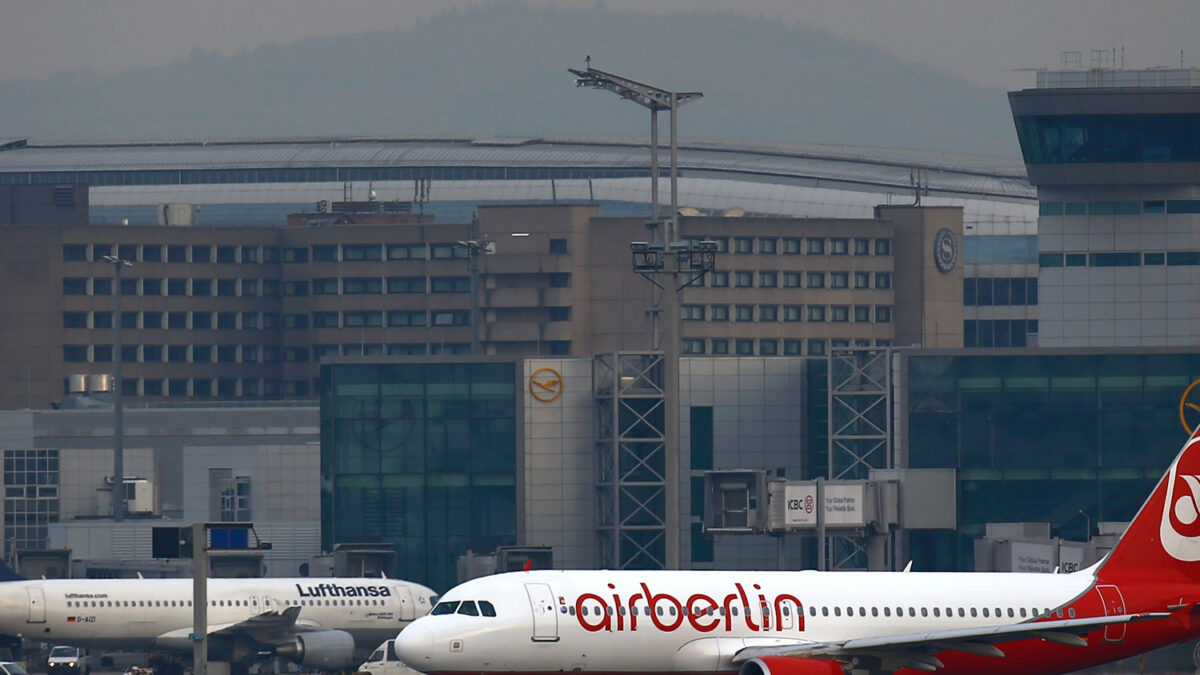 Detenidos tres presuntos terroristas en el aeropuerto de Frankfurt