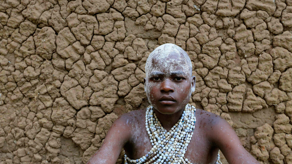 Así es el ritual de la circuncisión en Kenia