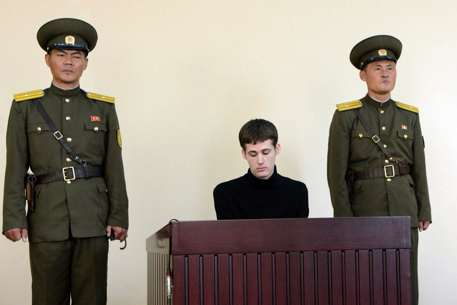 Corea del Norte condena a un estadounidense a seis años de trabajos forzados