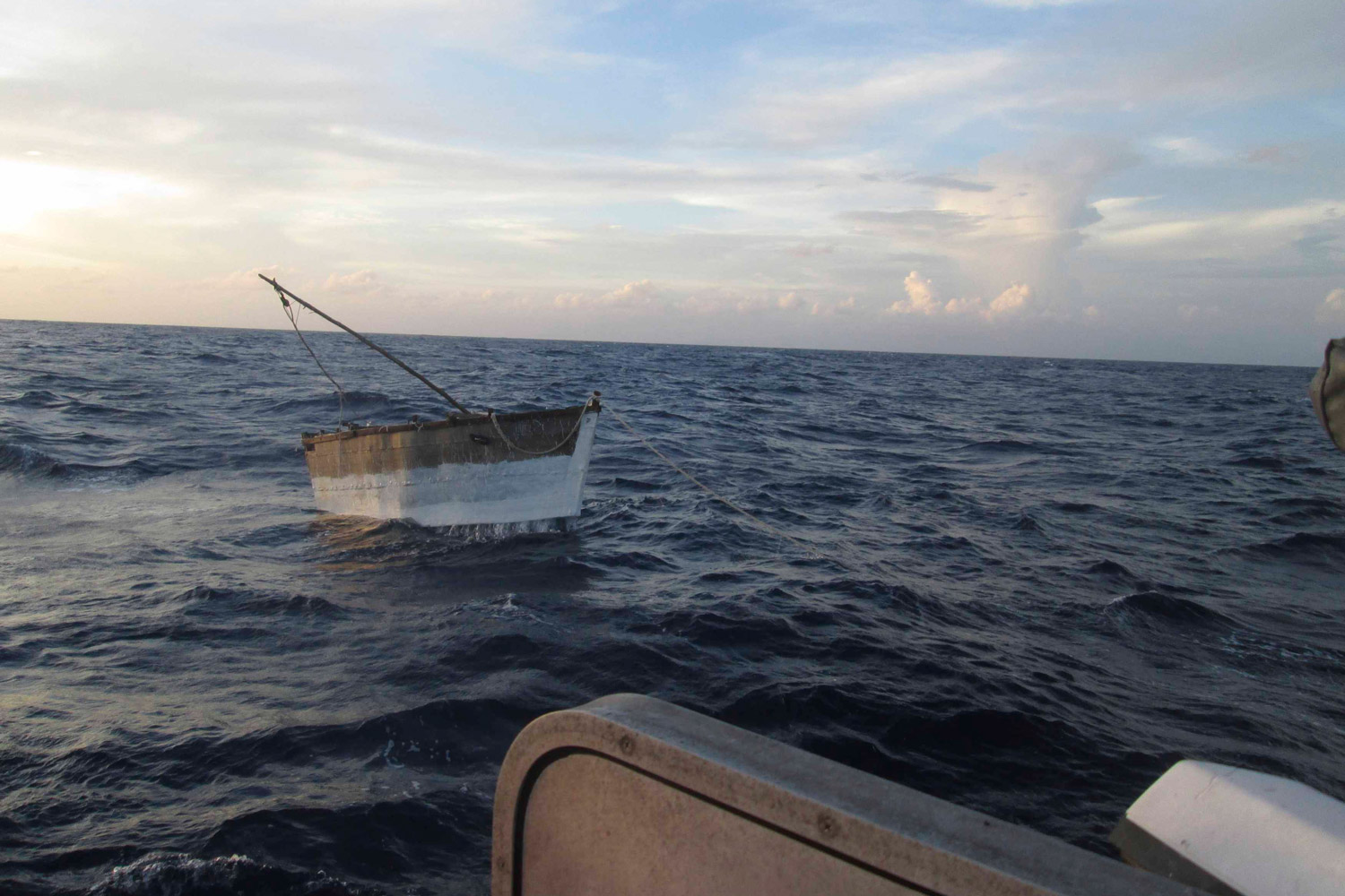 Rescatan a balseros cubanos en costa de México
