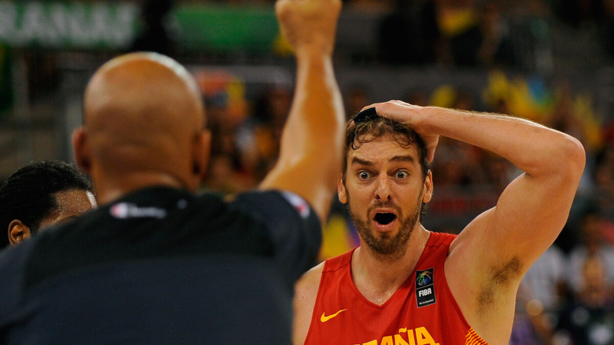 España vence a Brasil en el tercer partido de la Copa del Mundo de Baloncesto.