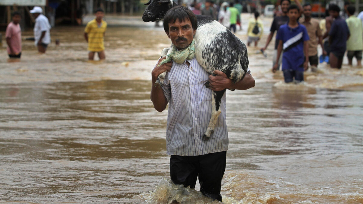 Deslizamientos de tierra e inundaciones dejan 28 muertos en la India