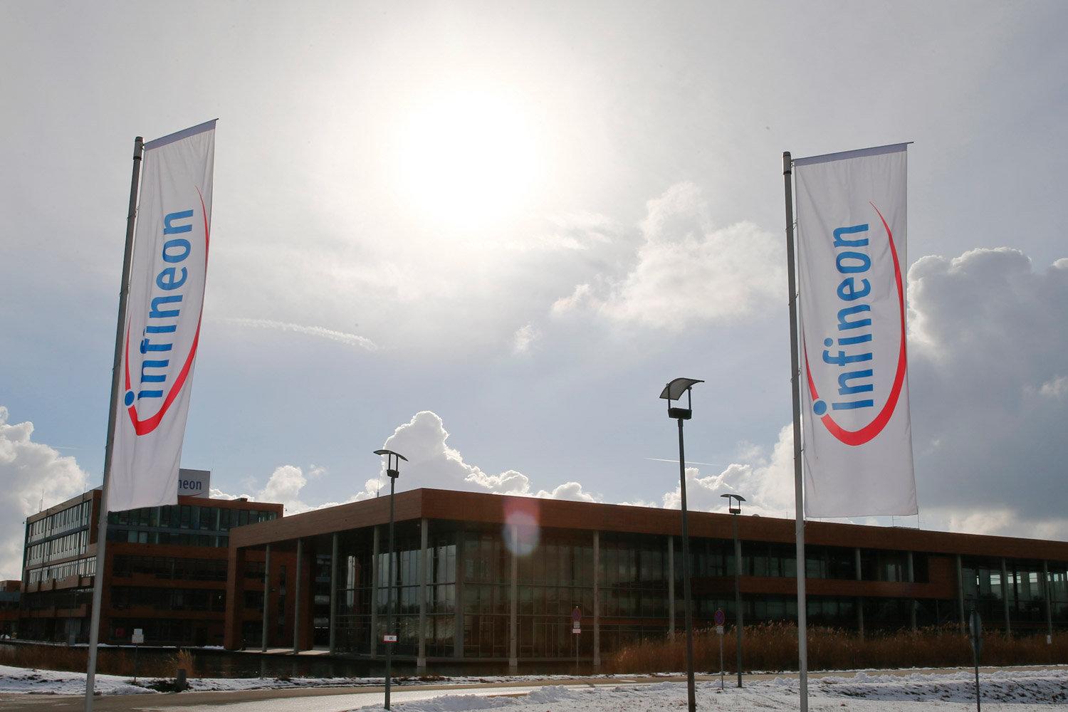 Bruselas multa con 138 millones a Infineon, Philips y Samsung