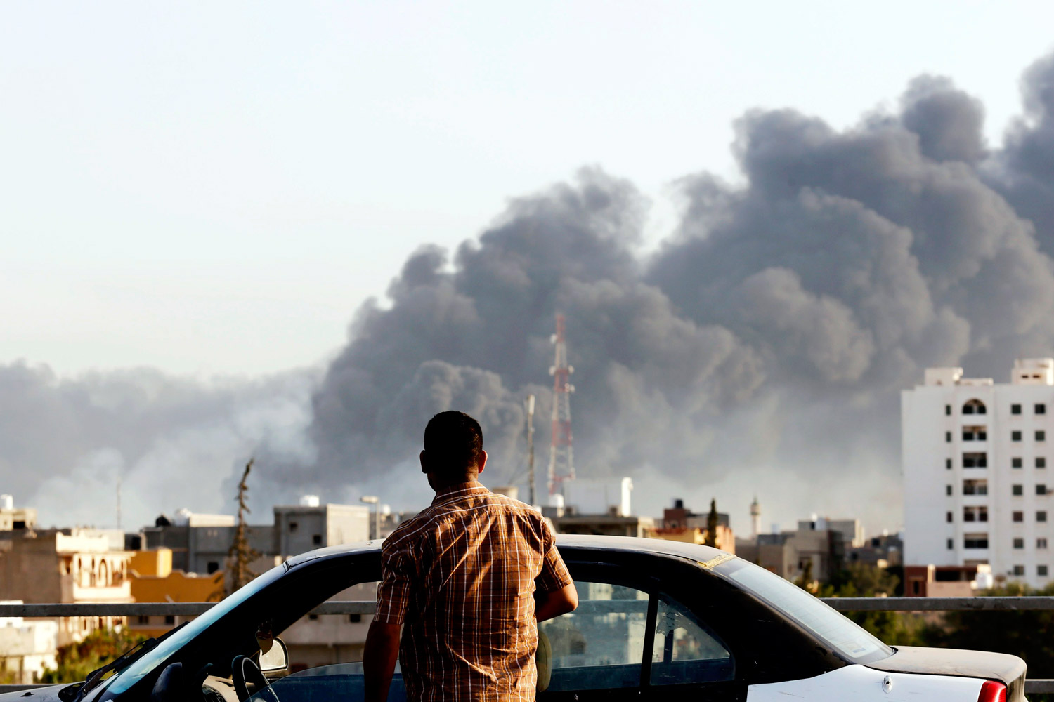 El Gobierno baraja una intervención militar en Libia junto con Francia