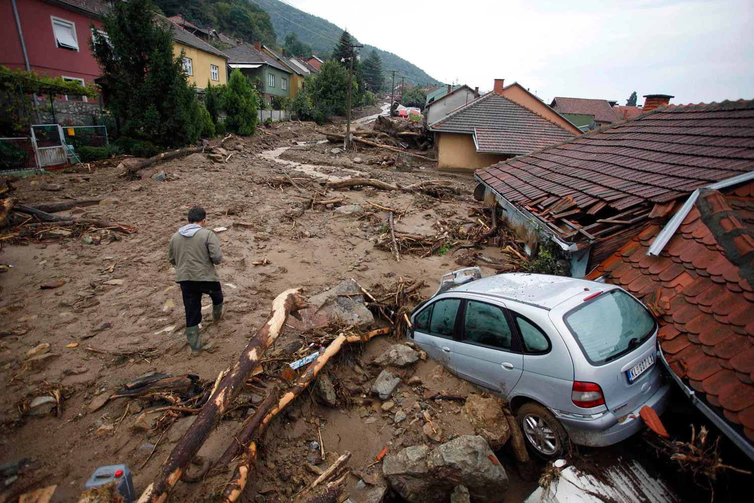 Las inundaciones amenazan Serbia. Hay cientos de evacuados