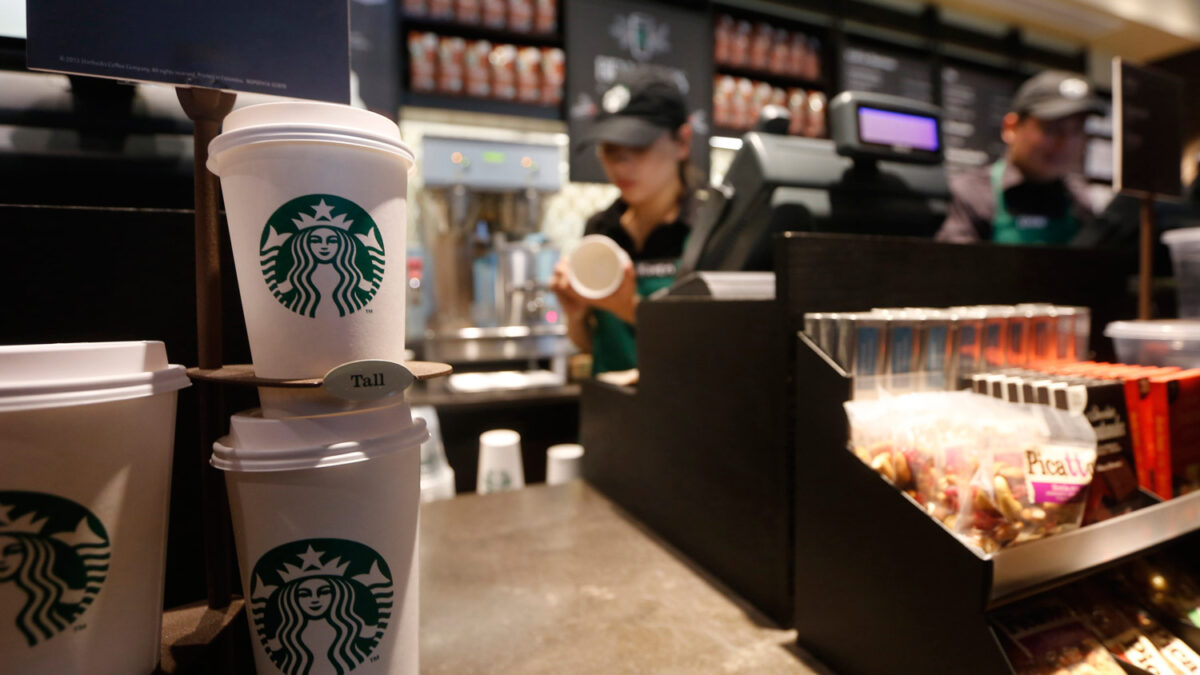 Starbucks lanza un café con sabor a cerveza Guinnes