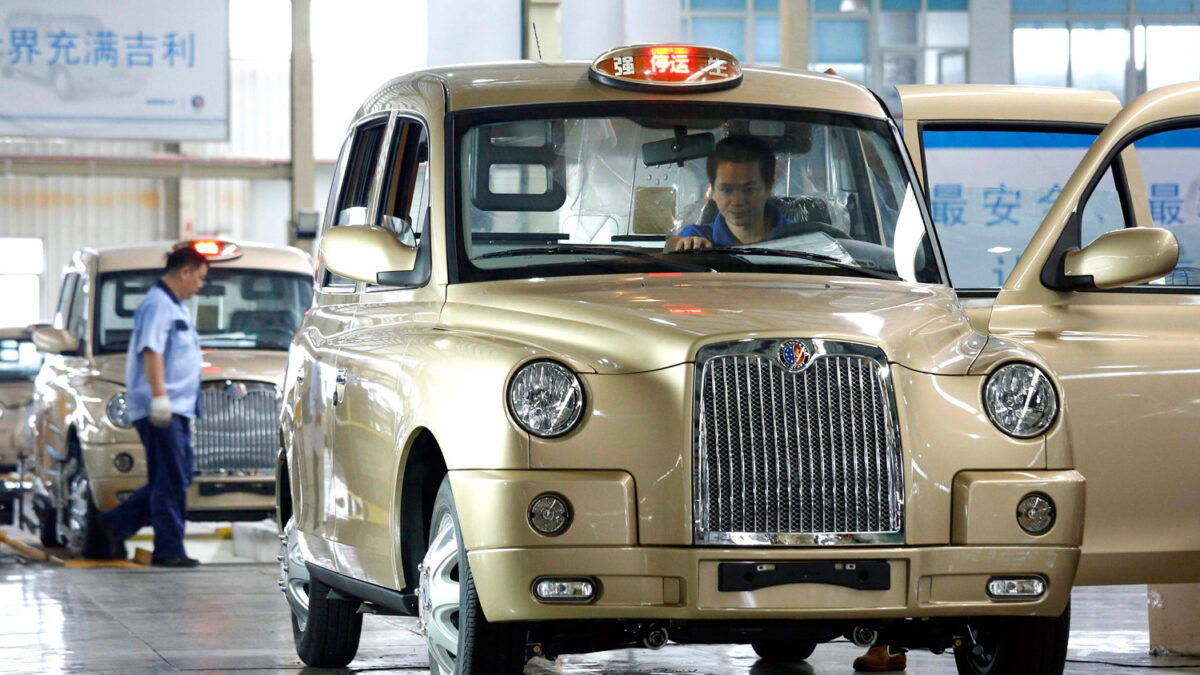 Los taxis londinenses se mudan de piel para conquistas las calles de Shanghai