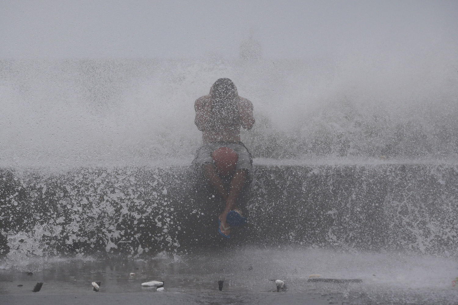 El tifón Kalmaegi golpea norte de Filipinas