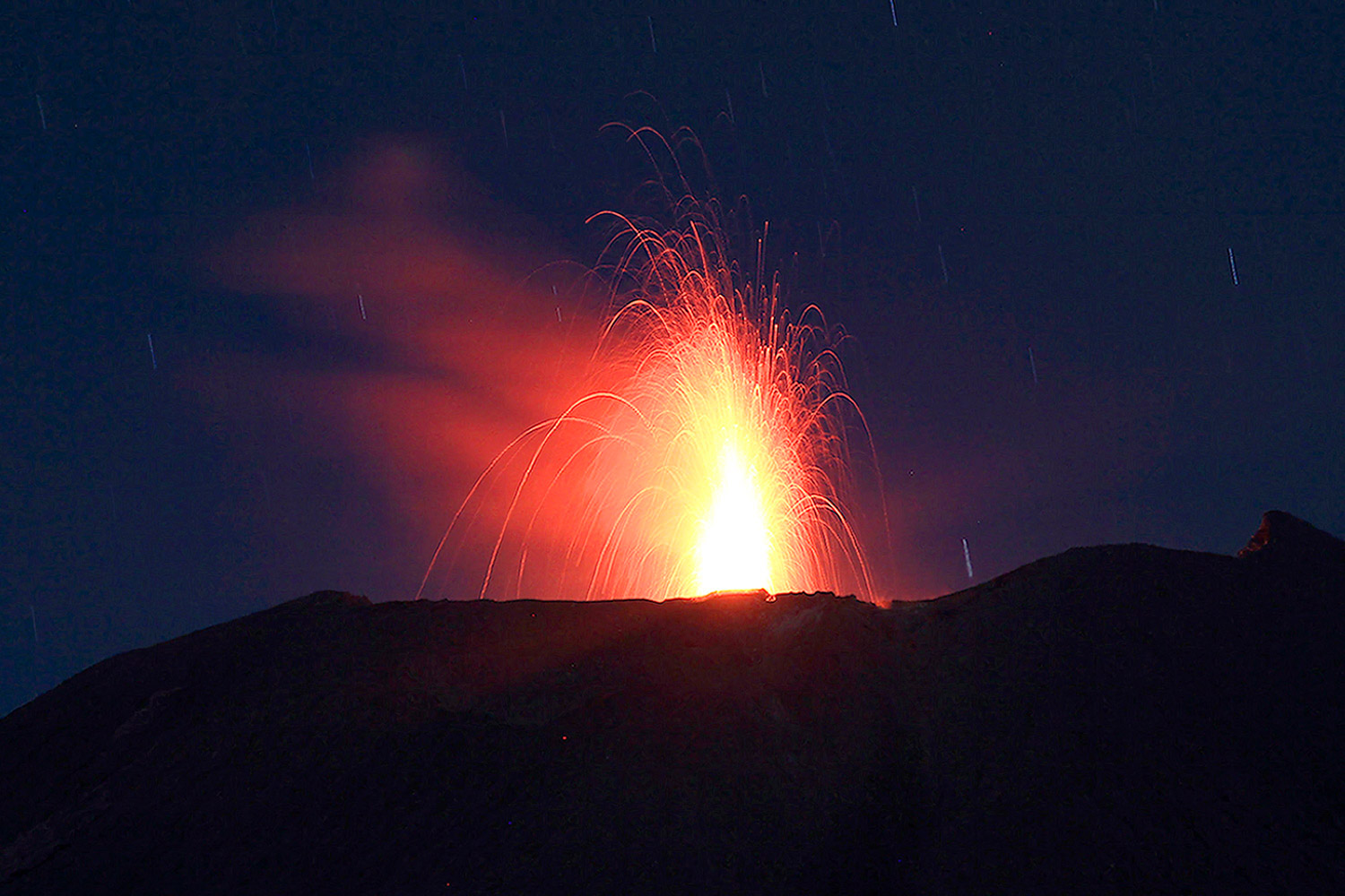 El volcán Slamet en erupción