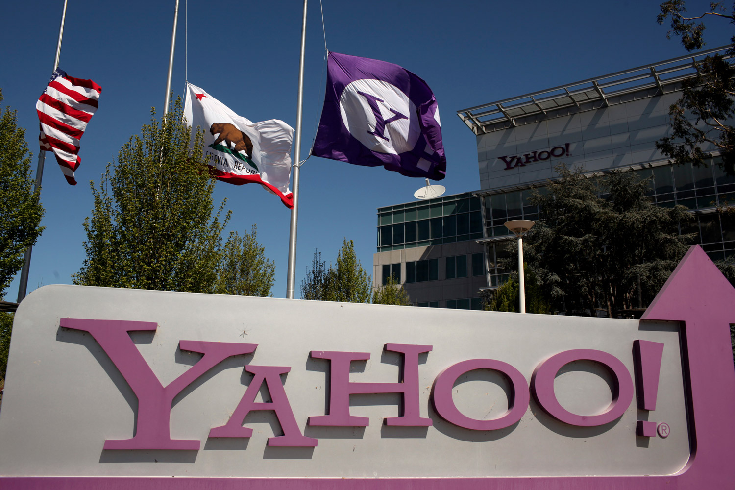 EE.UU amenazó a Yahoo con multas de 250.000 dólares si se negaba a entregar datos de usuarios