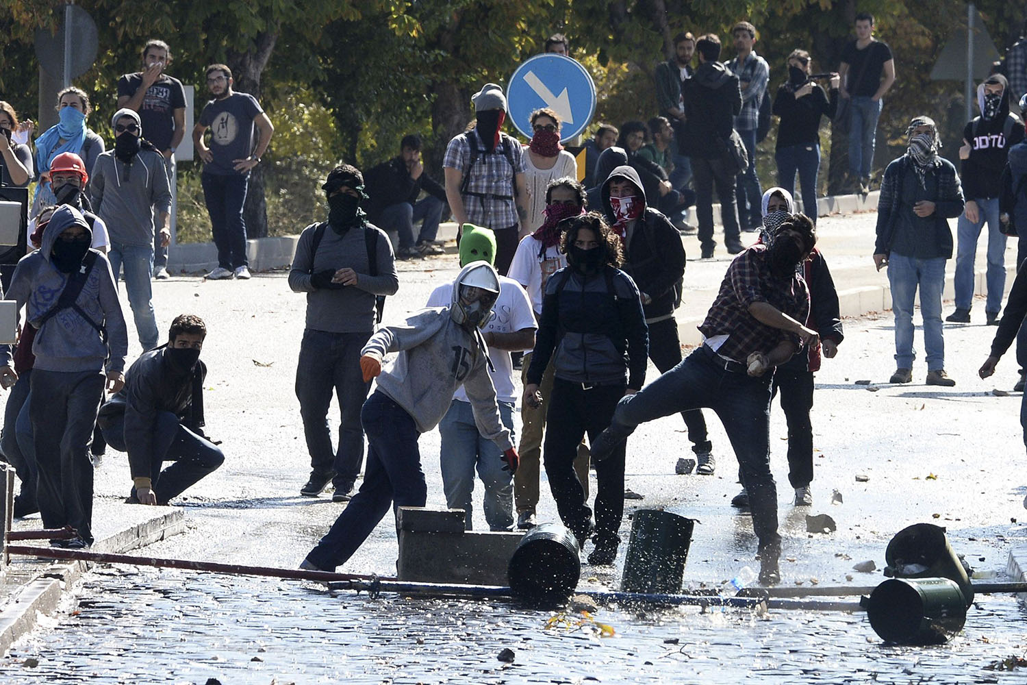 Ya son 25 los muertos en las protestas por la negativa de Turquía de intervenir en Kobani