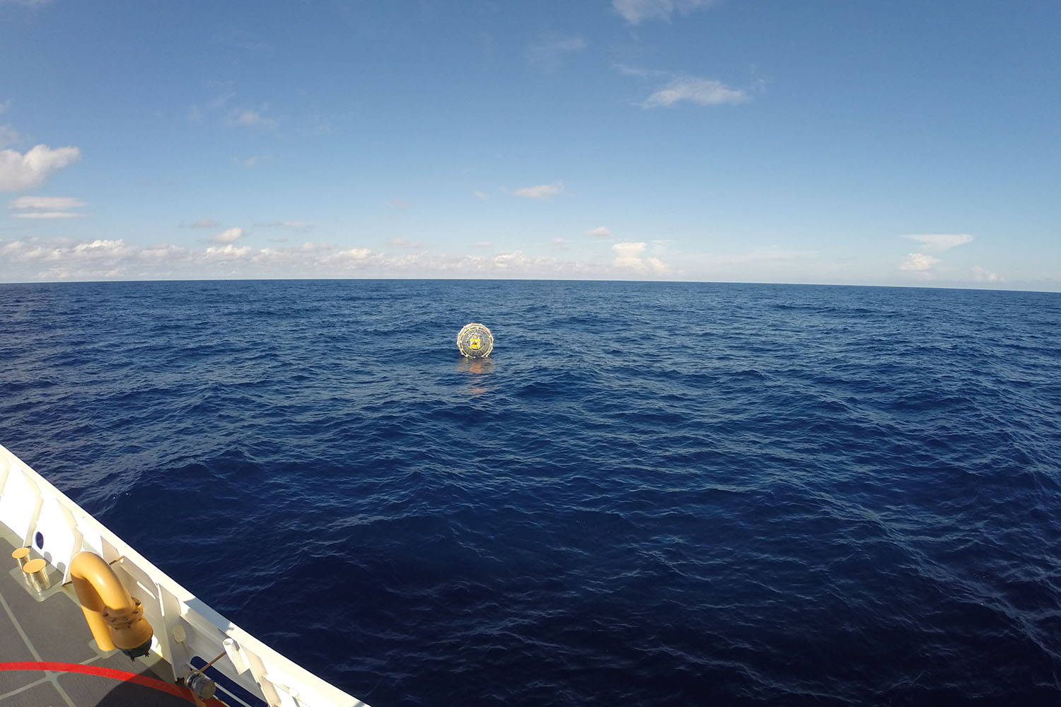 Rescatan en Florida a un náufrago que viajaba en una burbuja gigante