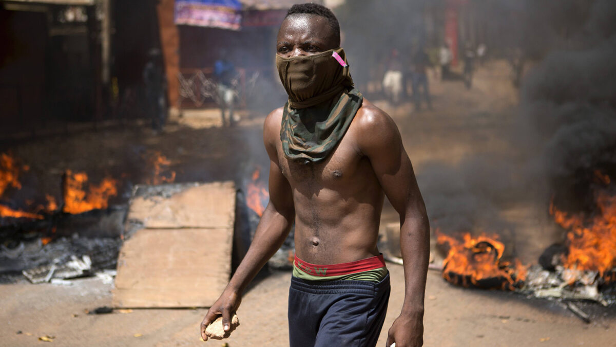 Miles de ciudadanos en Burkina Faso se oponen a la reforma constitucional para permitir reelección