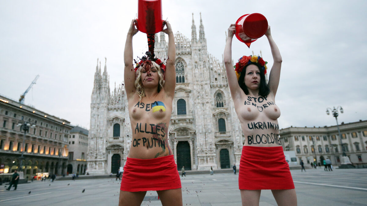 Activistas femen protestan por la visita de Putin