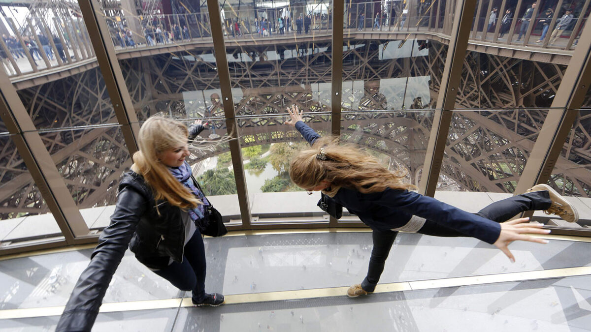 Torre Eiffel se renueva con un suelo de vidrio que da vértigo