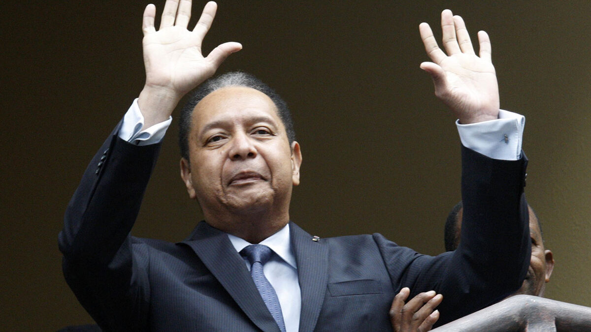 Siguen controversias en Haití por eventual funeral de Estado del exdictador Duvalier
