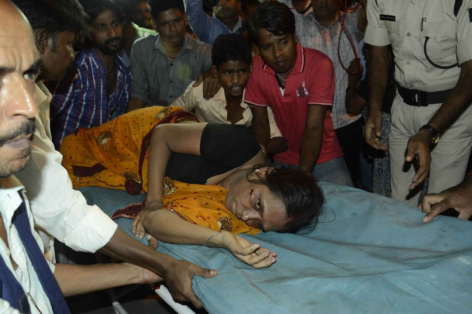 Estampida humana deja 32 muertos en la India