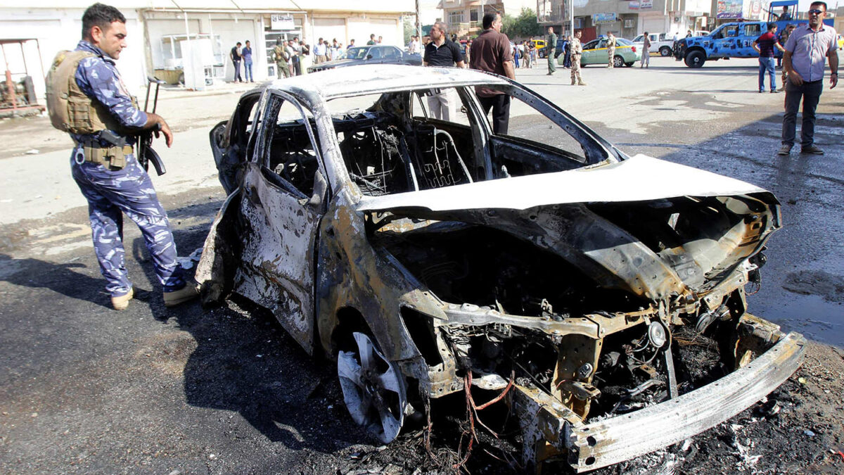 Al menos 34 muertos en tres atentados con coches bomba en Bagdad