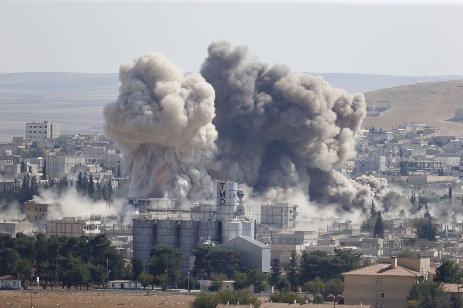 El EI retrocede en las calles de Kobani por bombardeos de coalición en Siria.
