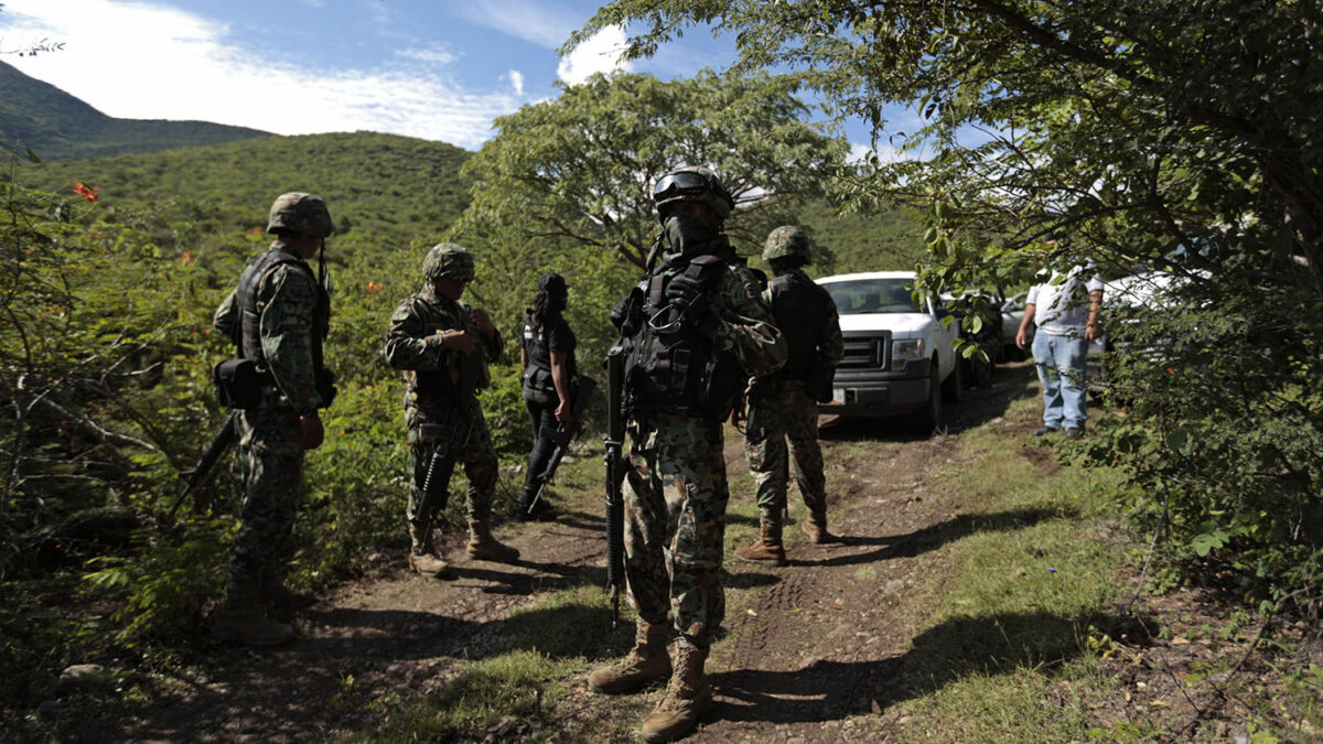 Hallan en fosas comunes cuerpos de los 43 estudiantes mexicanos desaparecidos.