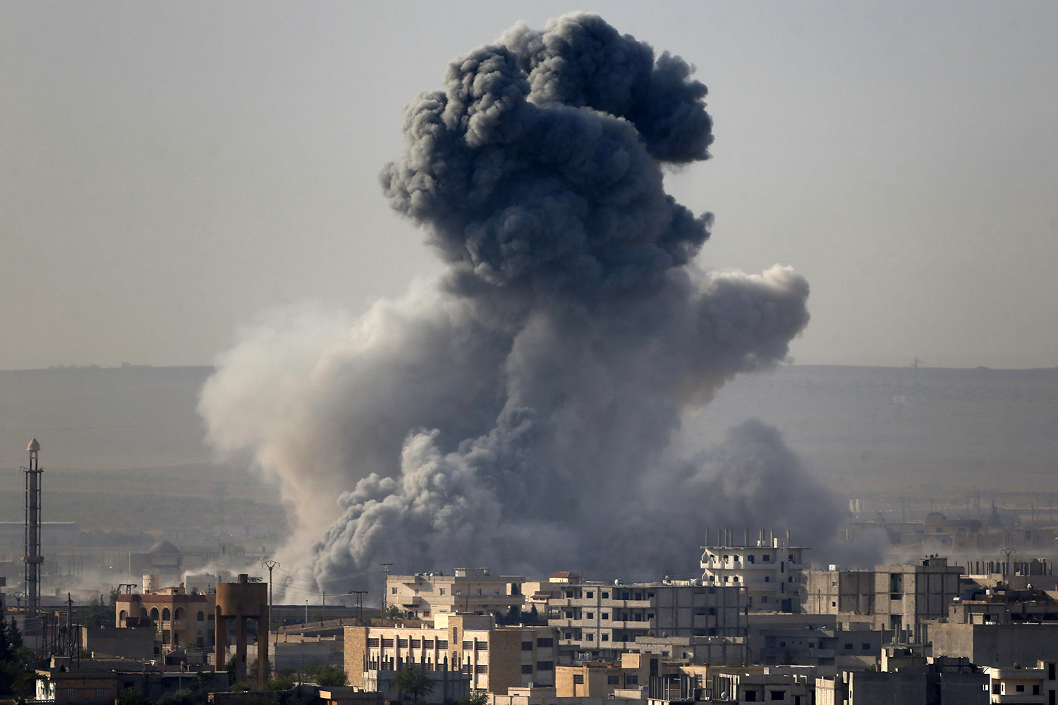 Coalición internacional lanza 21 ataques contra el EI en Siria y otro en Irak