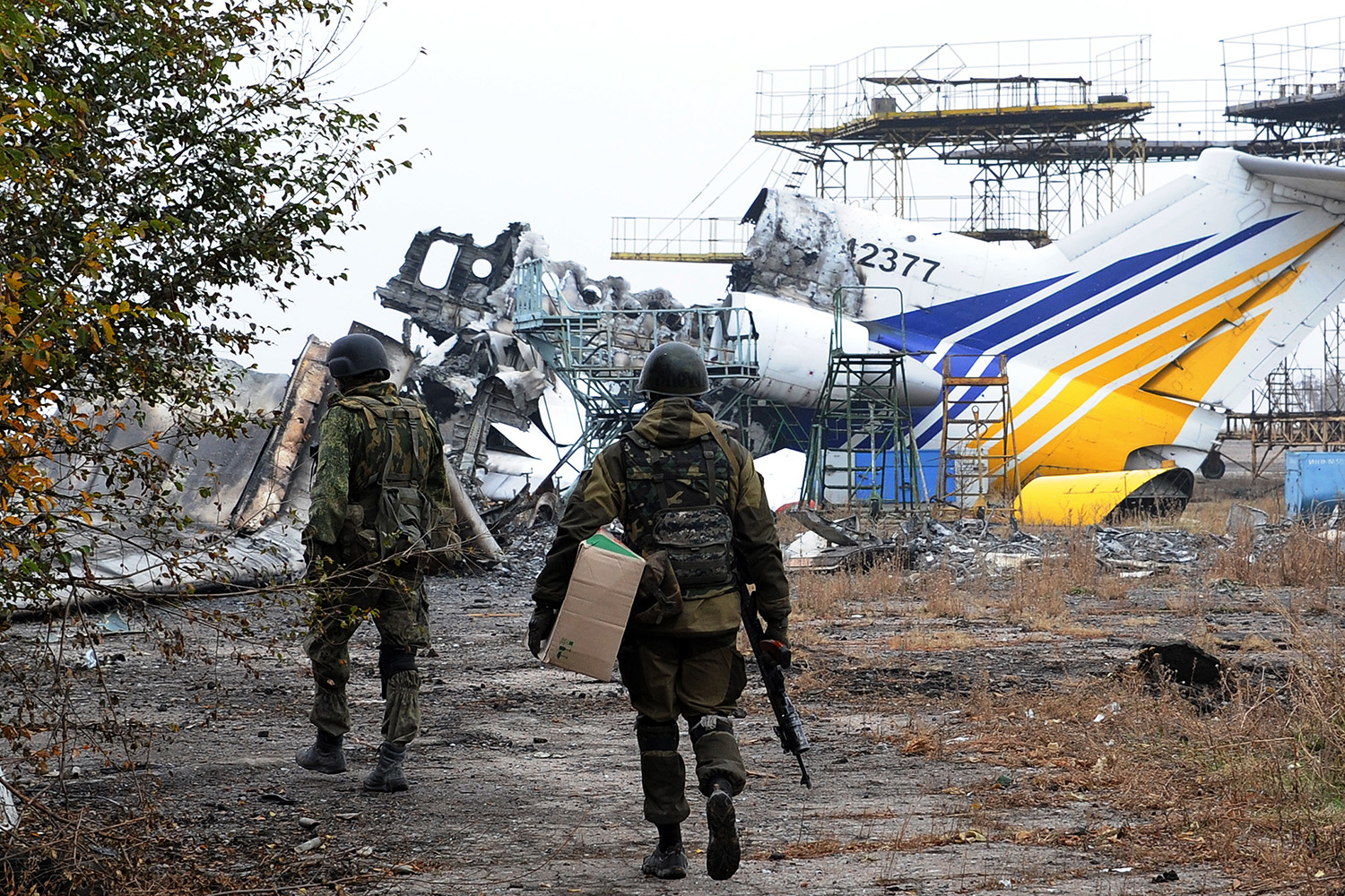 Nuevos bombardeos en el aeropuerto de Donetsk