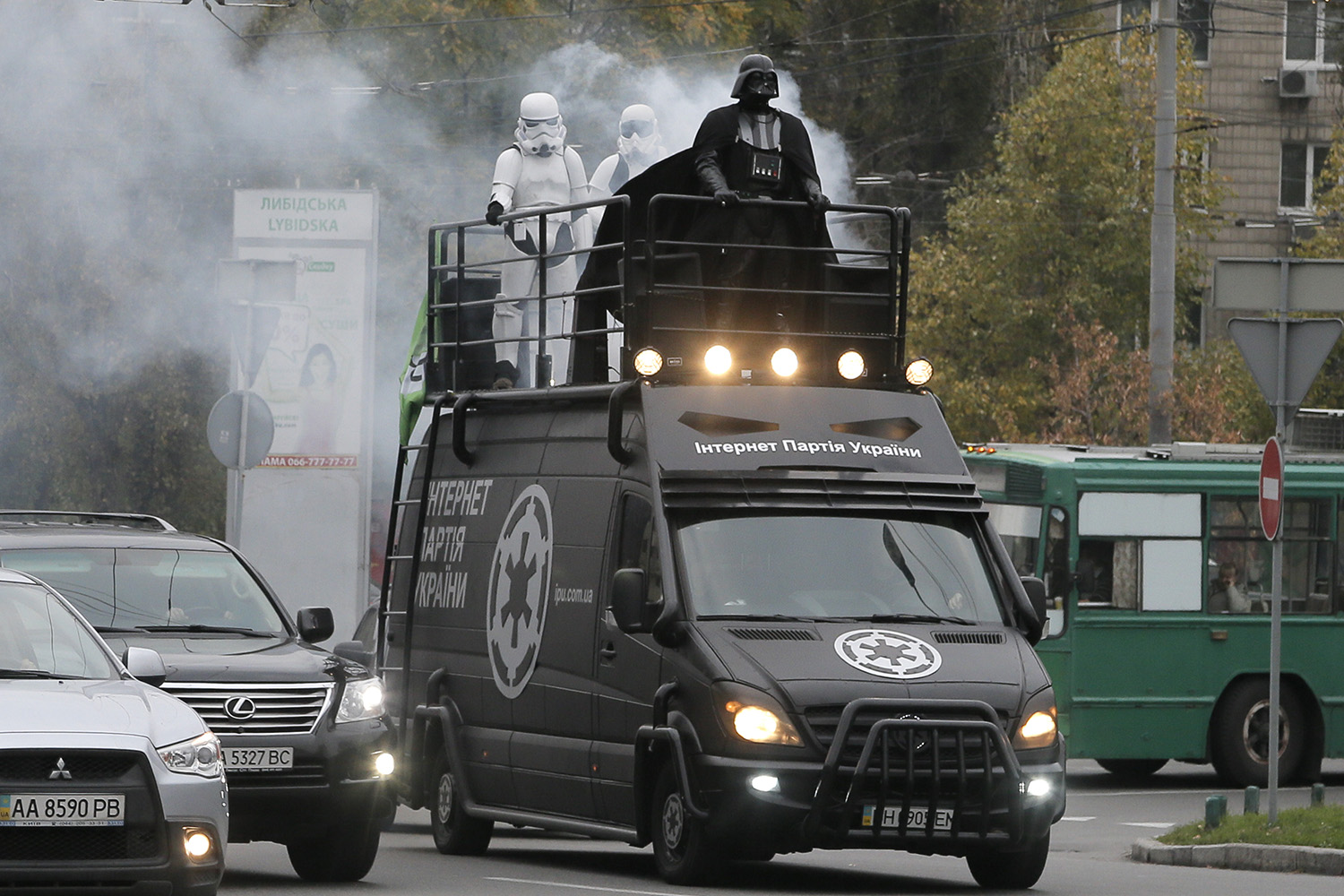 Darth Vader hace campaña.
