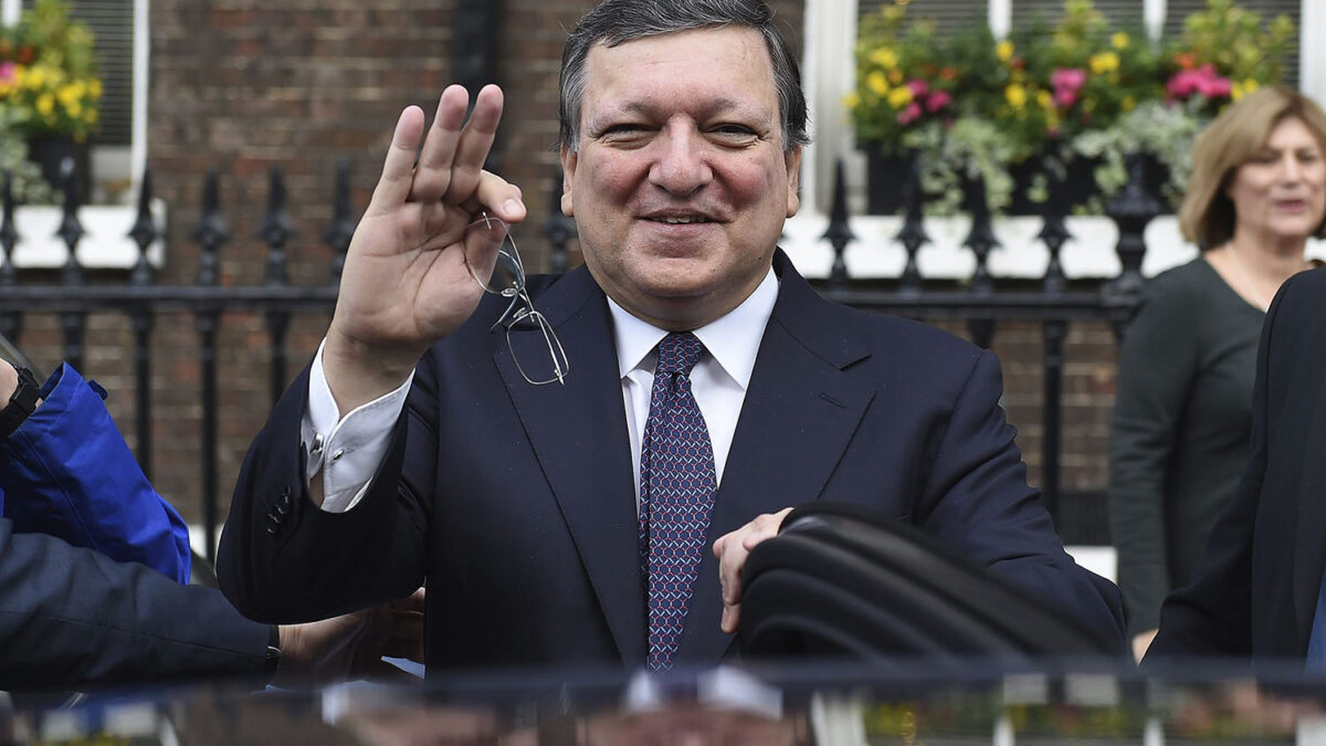 Barroso se despide de la Eurocámara tras diez años en los que la UE estuvo «cerca del abismo»