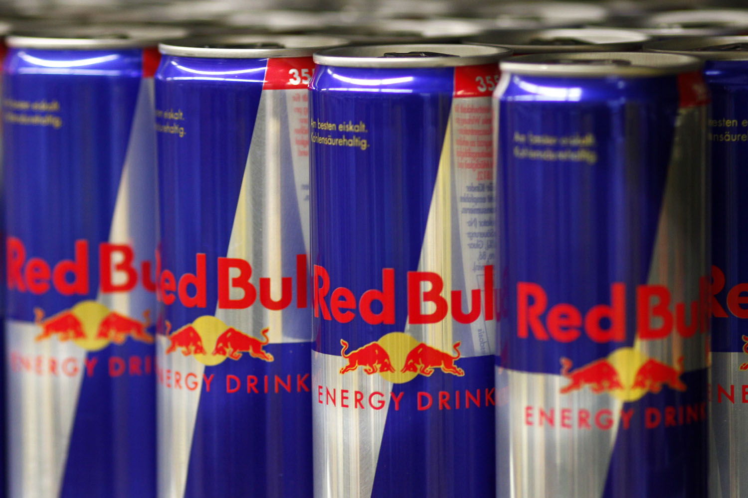 Lo prometido es deuda. Red Bull pagará 8 euros por mentir en su eslogan: 'Red Bull te da alas'.