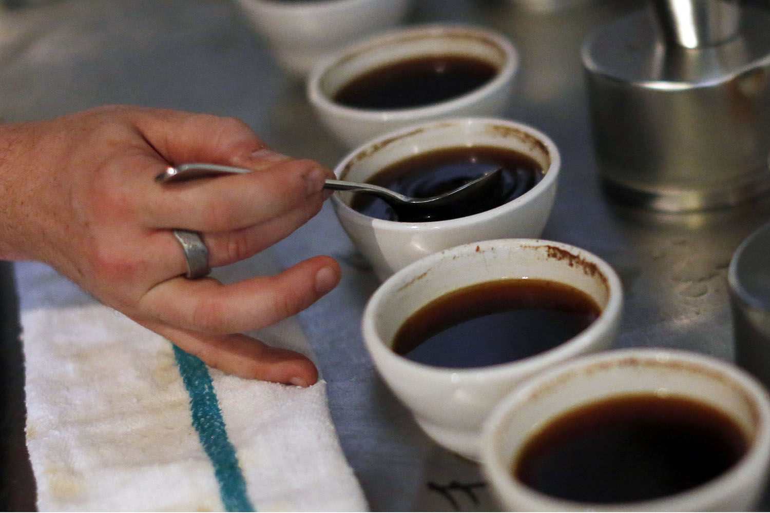 Estas son las profesiones más adictas al café