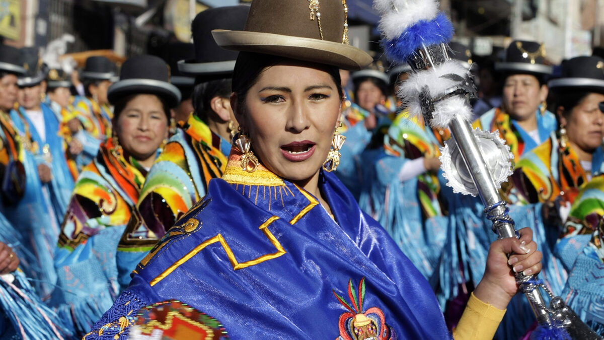 Nace en Bolivia la «Vogue andina» con propuestas de moda para las «cholitas»