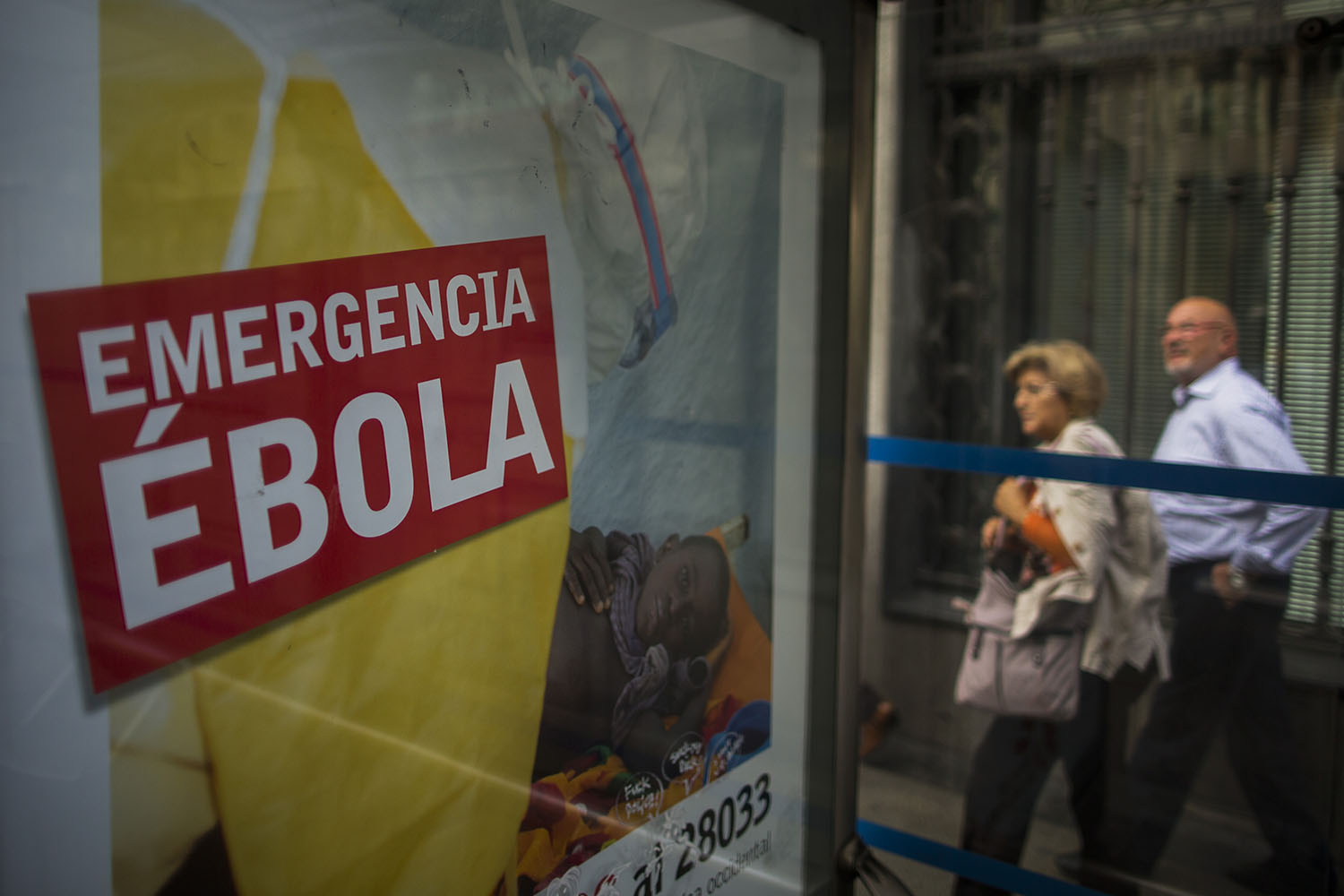 Medio centenar de personas bajo vigilancia en España por caso de Ébola