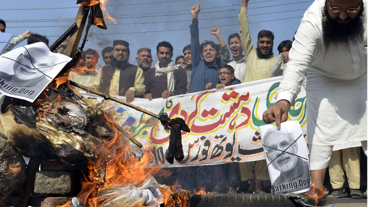 Protestan en Pakistán contra Modi por agresiones en la frontera