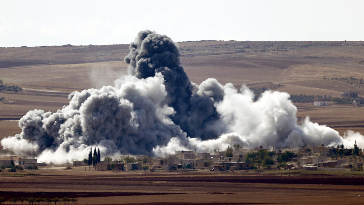 Cientos de yihadistas mueren en ataque aéreo contra el EI en Kobane