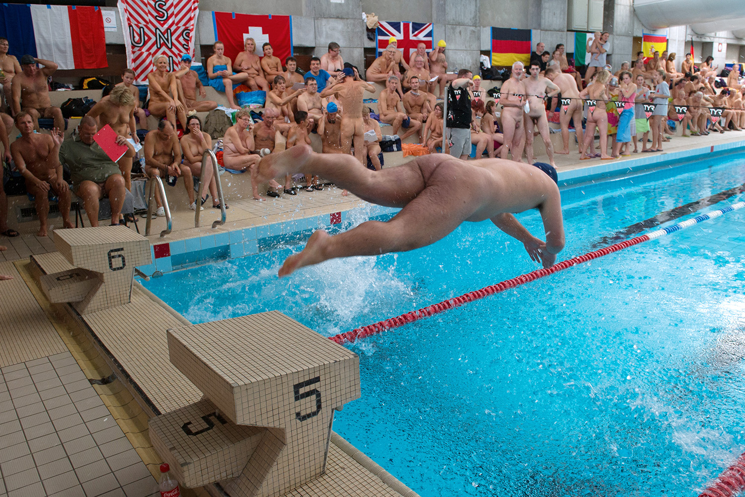 Campeonato de natación nudista en Mulhouse