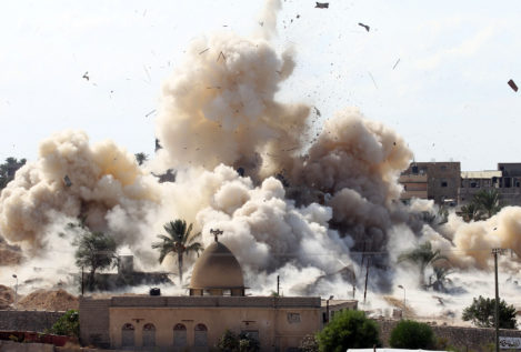 Egipto incia la destrucción de 800 viviendas en Rafah.