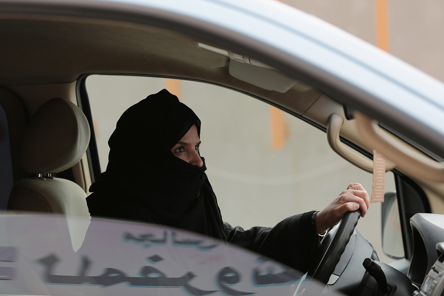 Las saudíes lanzan una nueva campaña para exigir su derecho a conducir