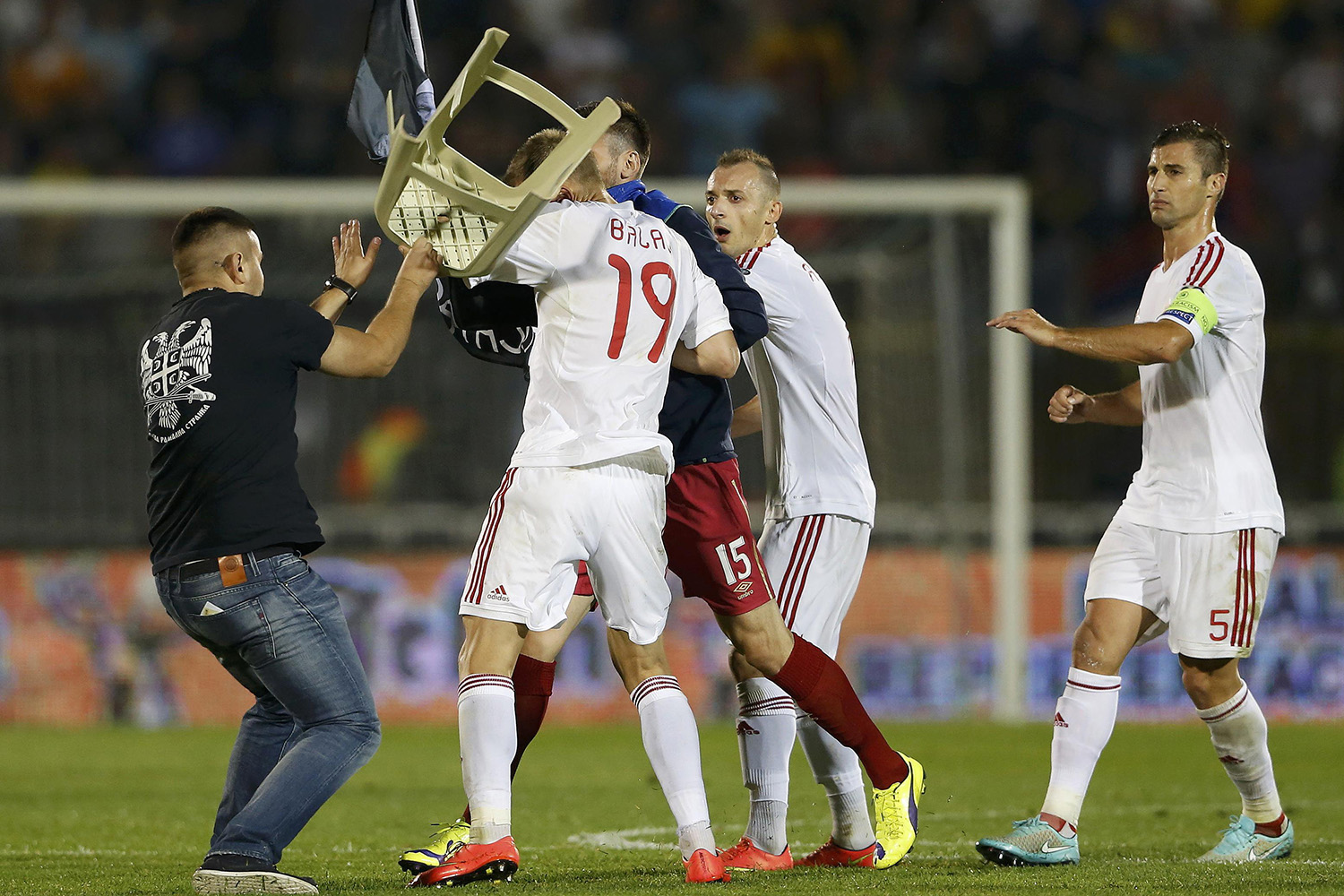 El Serbia vs Albania suspendido por culpa de un dron