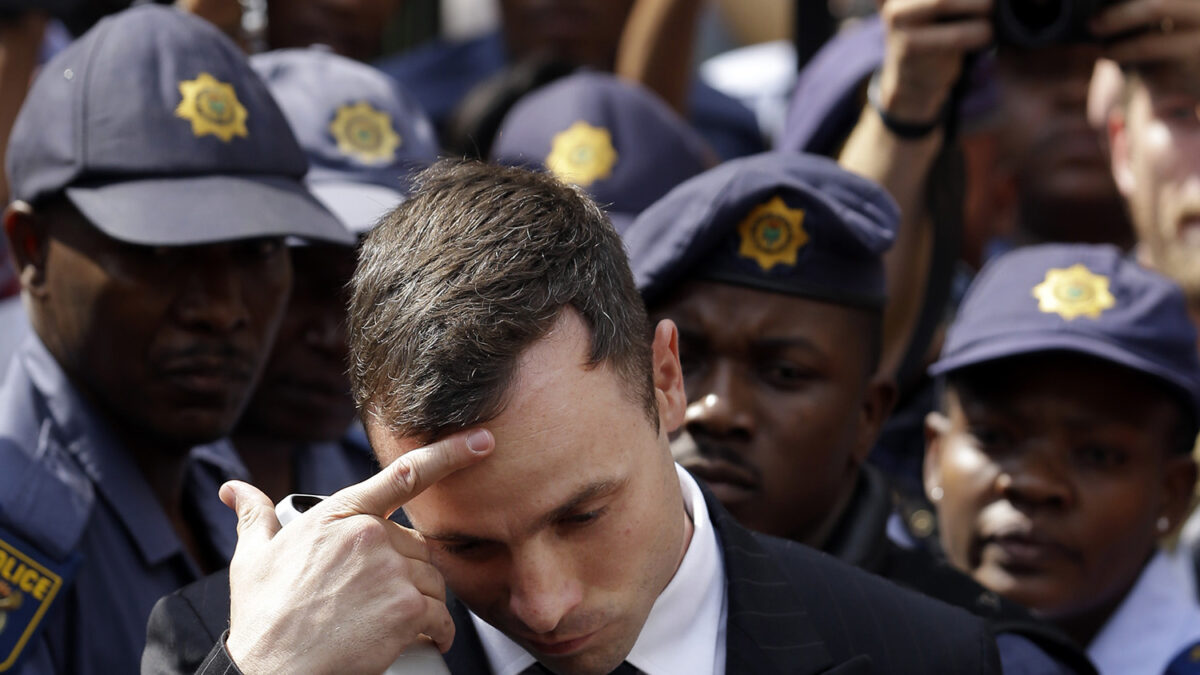 Pistorius apela al trauma y a sus obras sociales para evitar la cárcel