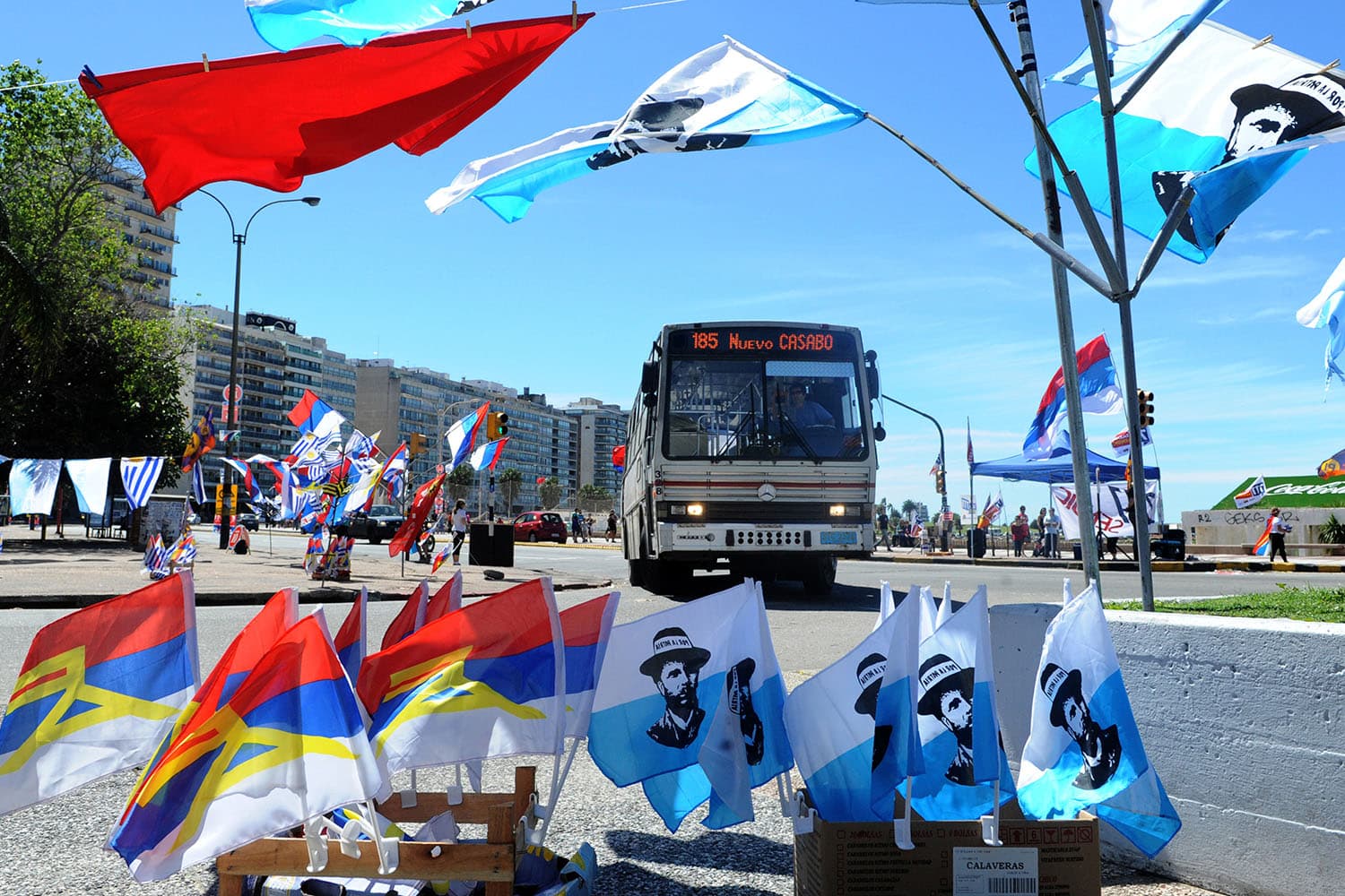 Uruguay enfrenta sus elecciones más reñidas en más de una década