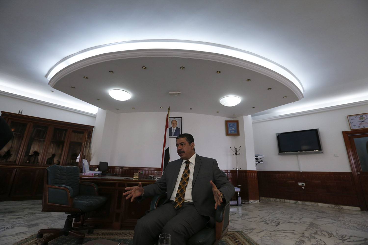 El presidente yemení nombra un nuevo primer ministro aceptado por los hutíes