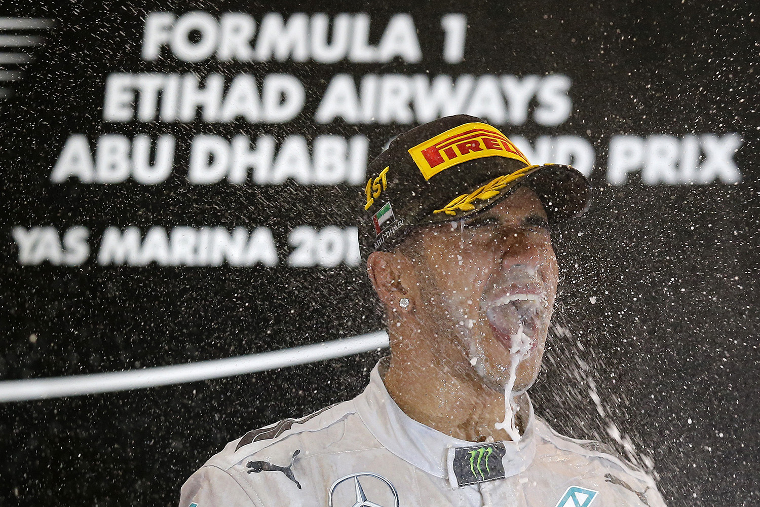 Hamilton, campeón del Mundo entre lágrimas; Alonso termina con un mal Ferrari