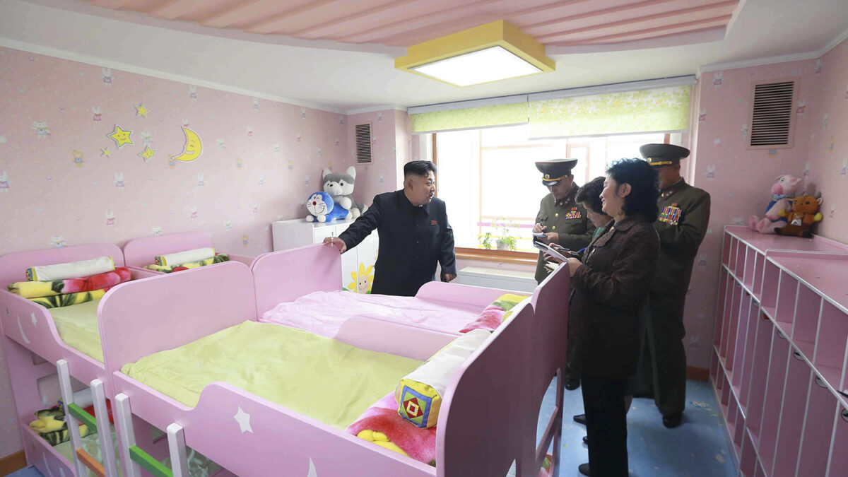 Kim Jong Un inaugura un orfanato rosa en Pyongyang