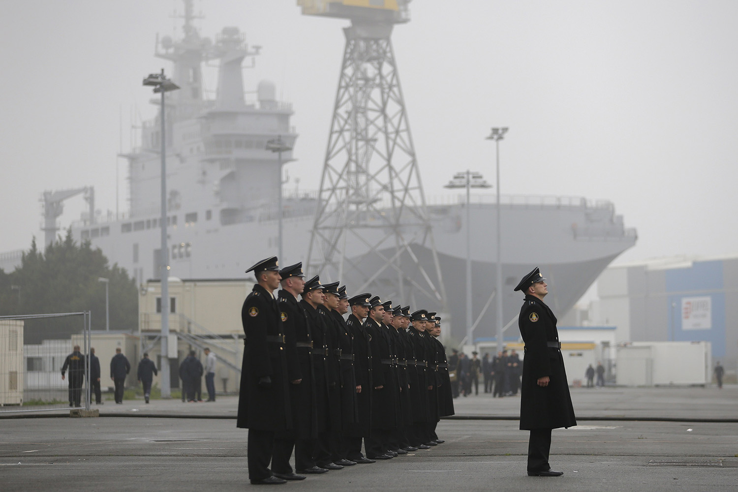 Francia posterga la entrega de buques de guerra a Rusia, debido a la crisis en Ucrania
