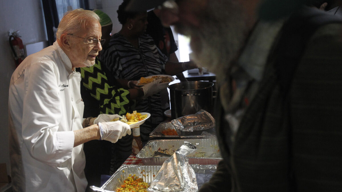 No se da comida a los pobres