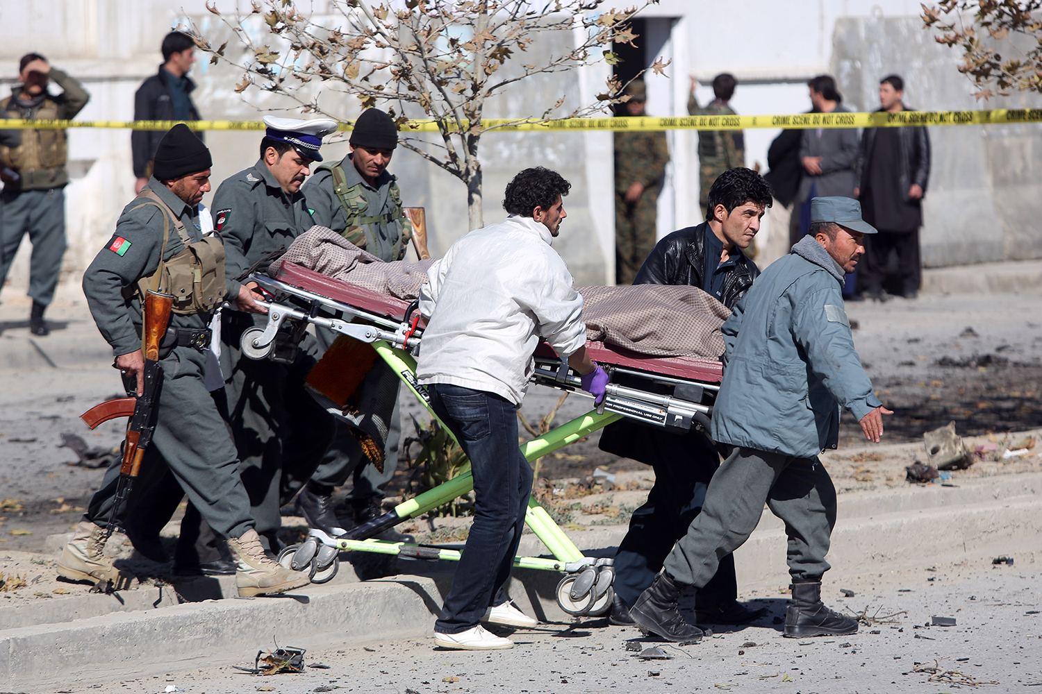 Ataque suicida contra parlamentaria en Afganistán
