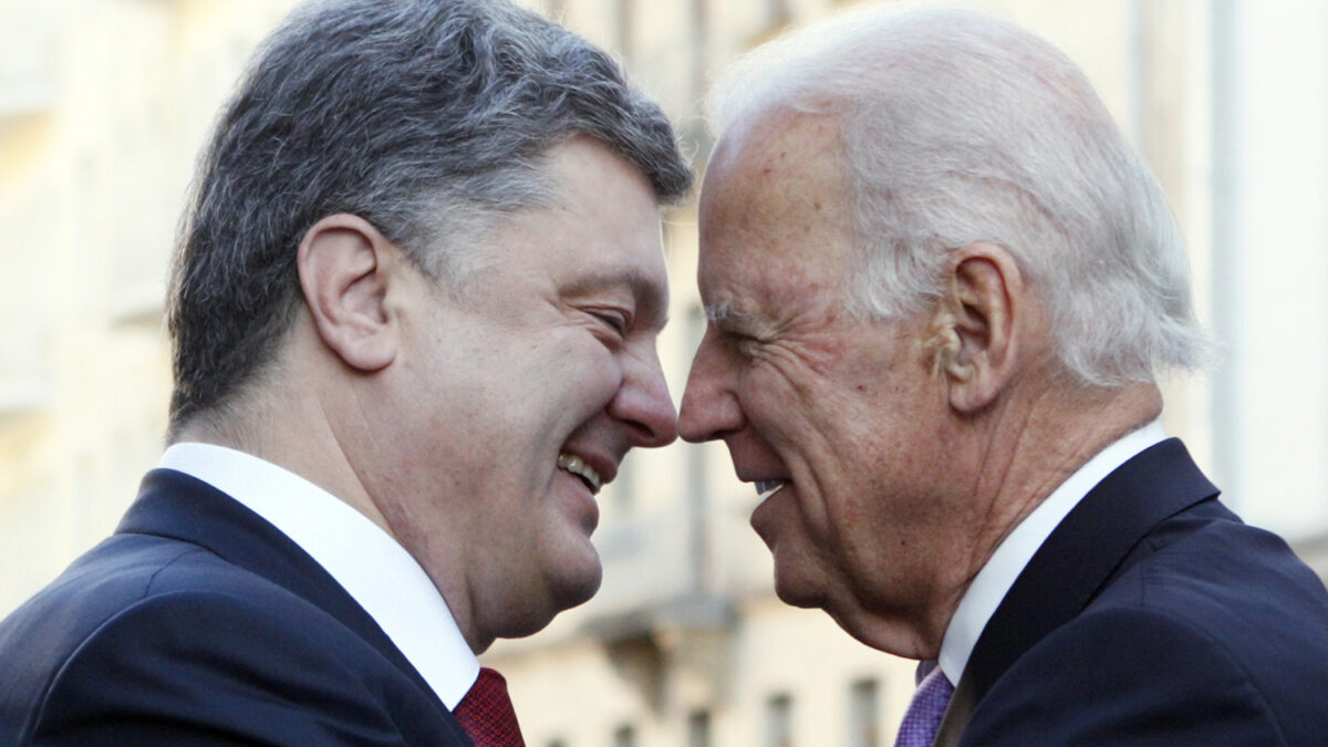 El vicepresidente de EE UU, Joe Biden, se reune con el presidente de Ucrania Petro Poroshenko