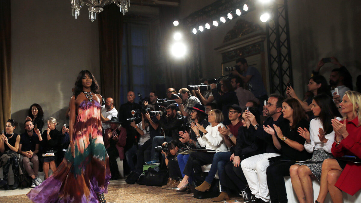 Naomi Campbell inaugura una tienda para combatir el ebola